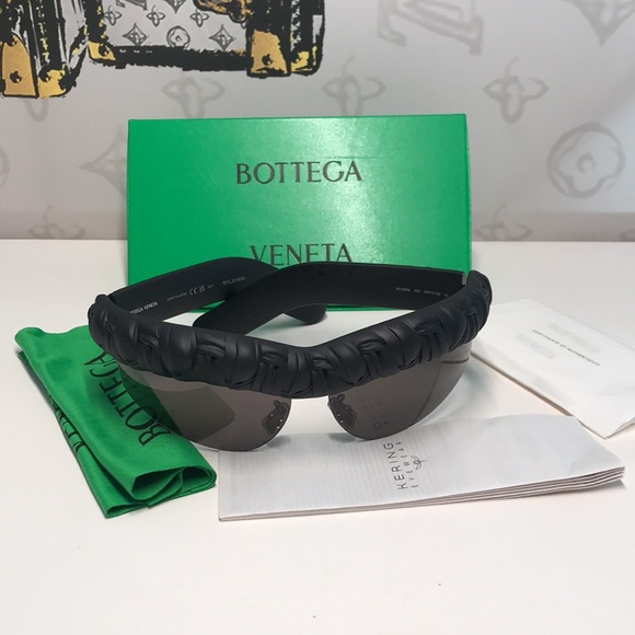 New Authentic Bottega Veneta BV1209S 002 Black Oversized Square Sunglasses - Picture 10 of 14